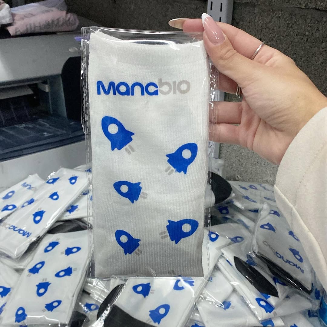 גרביים ממותגות: הטרנד שהפך לכלי מיתוג מנצח